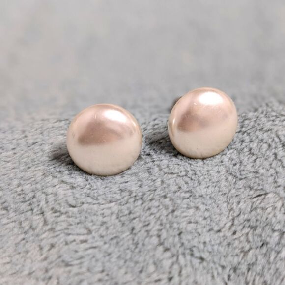 Vintage Faux Pearl Button Screw Back Earrings -Made in Japan - Picture 6 of 9
